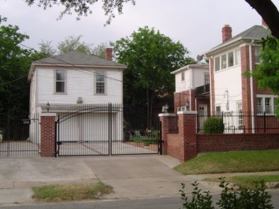 2201 Lipscomb garage 2005

