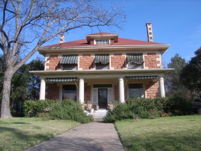 2221 Lipscomb 2010
