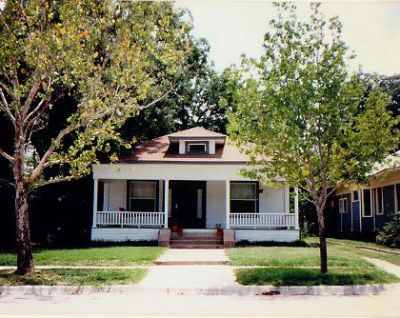 2233 Fairmount 1994
First restoration by Dennis Jones
