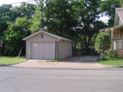 2262 Washington garage 2005
