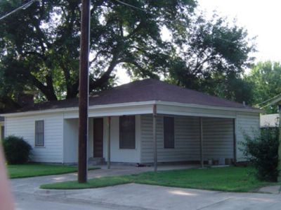 2263 Fairmount garage apt 2005
