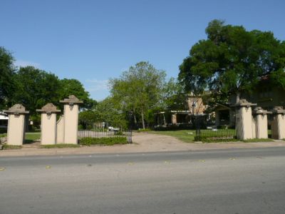 Chase Court gates East 2008

