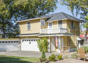 03 Chase Court guest house 2012
