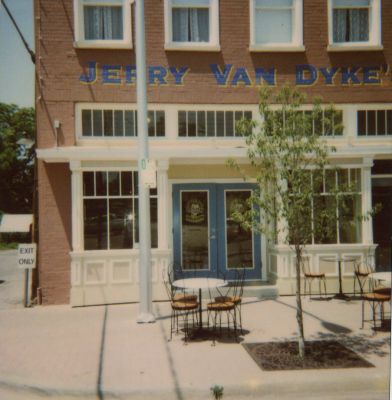 1000 Magnolia 1994
First tenant TV celebrity Jerry Van Dyke's 
Soda Shoppe
