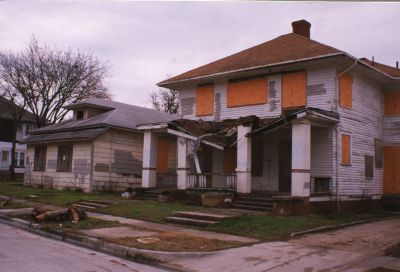 1009-1013 Hawthorne 1998
Residents & City Councilman Kenneth Barr stood in front of City bulldozer to save them
