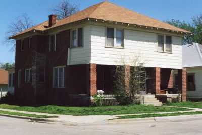 1028 Hawthorne side 2000
