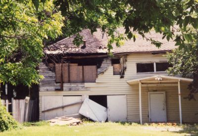 1123 Arlington 2002
Garage apt demo'd after fire
