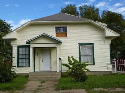 1505 Henderson 2013
