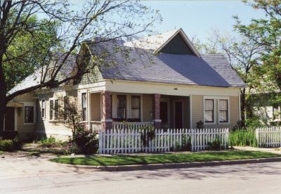 1512 Lipscomb 2000
Exterior restoration by Rose Lynn Scott
Made single family from tri-plex
