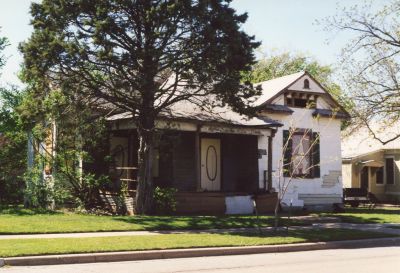 1518 Lipscomb 2000
Faux windows and doors painted on by 
Southside Preservation Assn
