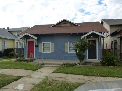 1612 Henderson 2014
