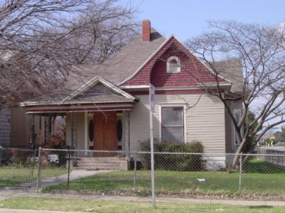 1620 Lipscomb at 1700 Jennings
House in its original location
