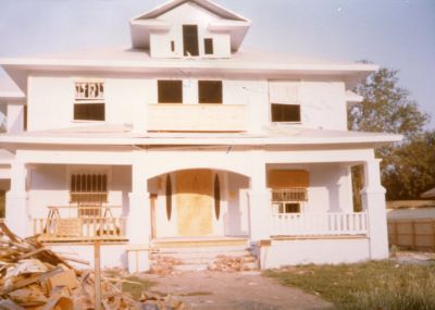 1714 Henderson 1990

