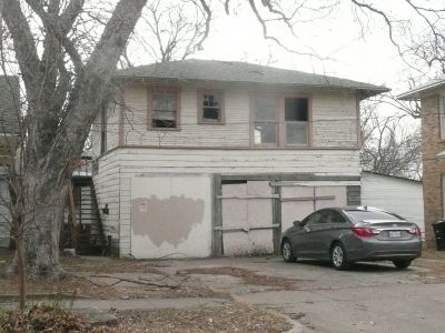 1818 Henderson garge apt 2012
