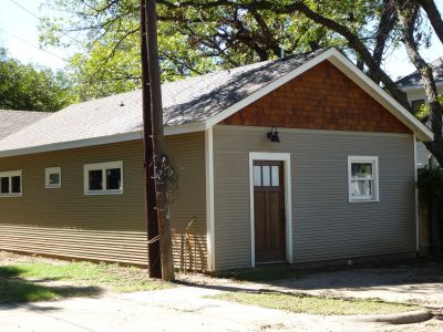 1801 Fairmount garage apt 2013
Rebuilt with garage behind it
