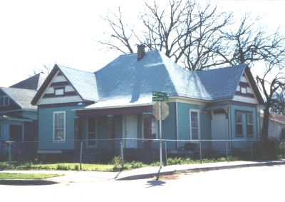 1900 College 1998
