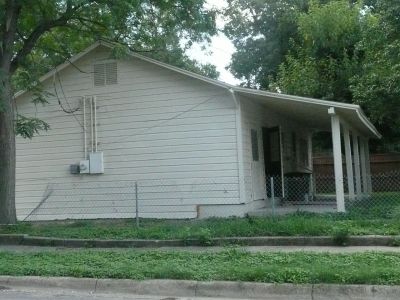 2001 Fairmount garage apt 2012
